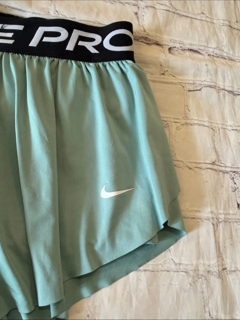 Nike Pro Girls Sage Green 2-in-1 Athletic Shorts Size Small Big Kid